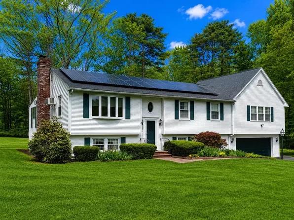 373 Raleigh Tavern Ln, North Andover, MA 01845