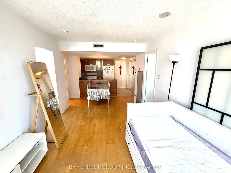 38 Grenville St #1309 — Photo 8