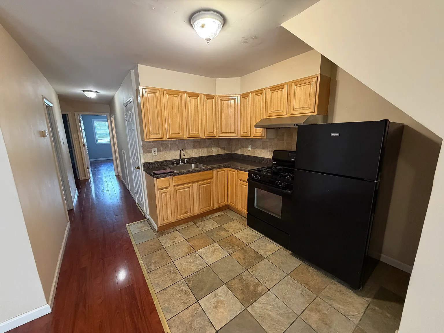 3 bed, $1,700 — Photo 3