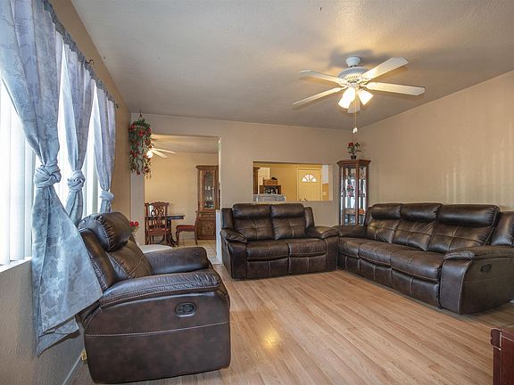 3rd image of 2929 W Diana Ave
