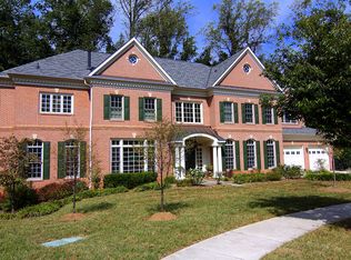 6703 Oak Park Dr, Bethesda, MD 20817