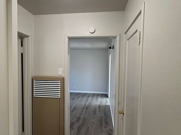 3rd image of 524 Carpenter St #528