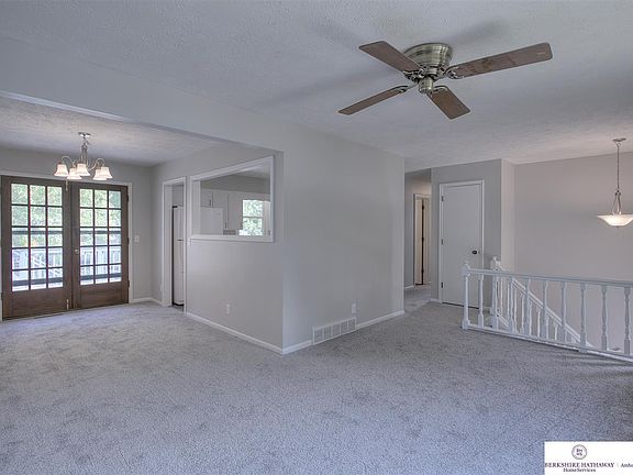 5th image of 15180 Jefferson St