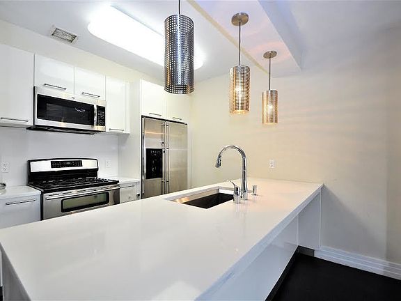 4th image of 6405 Yellowstone Blvd Ph 508