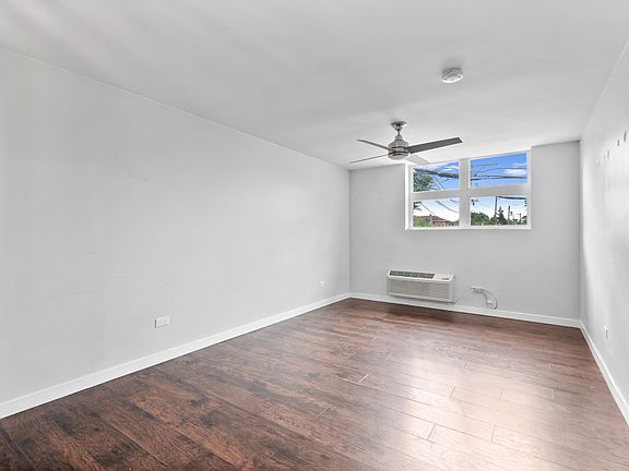 5th image of 2945 W Peterson Ave #205