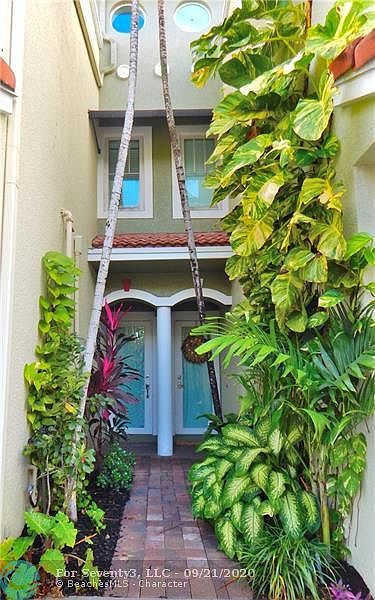 1st image of 732 NE 7th Ave #732