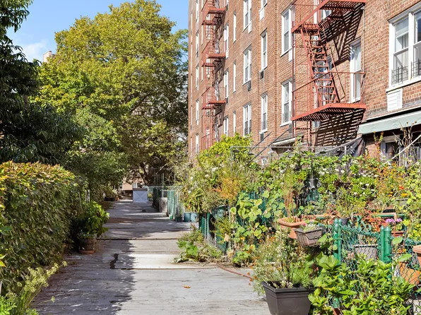 616 East 18th Street image 10 of 21