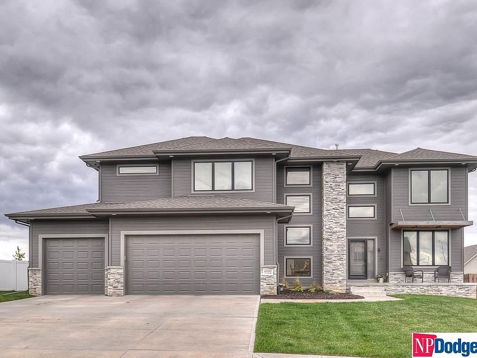 1st image of 6081 N 155th Ave