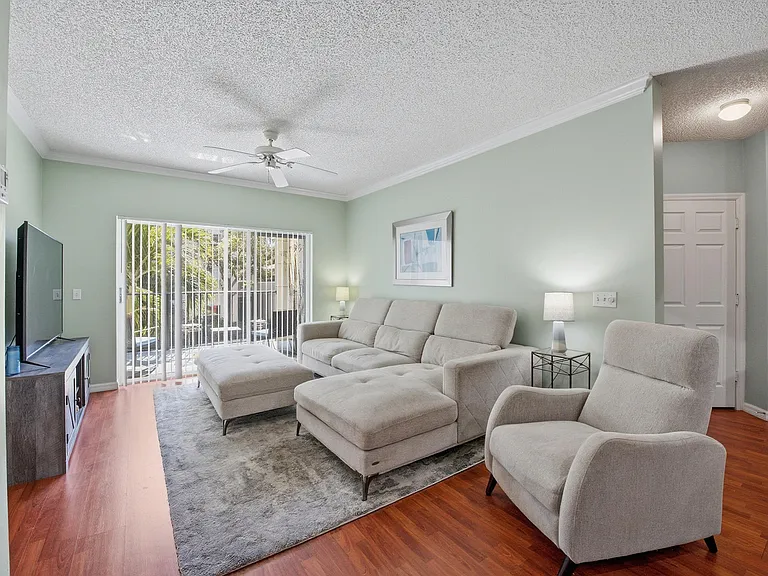 3221 Tuscany Way #3221 — Photo 1