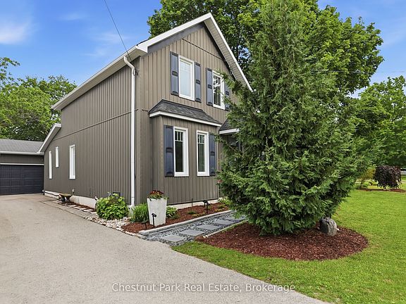 2nd image of 331 Oak St