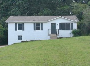 1018 Gordon Cir, Burns, TN 37029