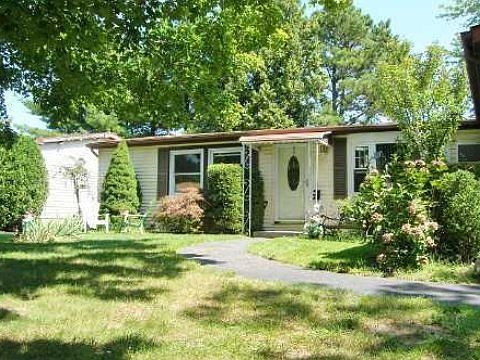 1st image of 19 Limetree Dr