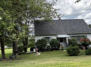 44 E Foothills Dr, Drums, PA 18222