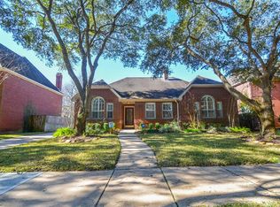 910 Walker School Rd, Sugar Land, TX 77479