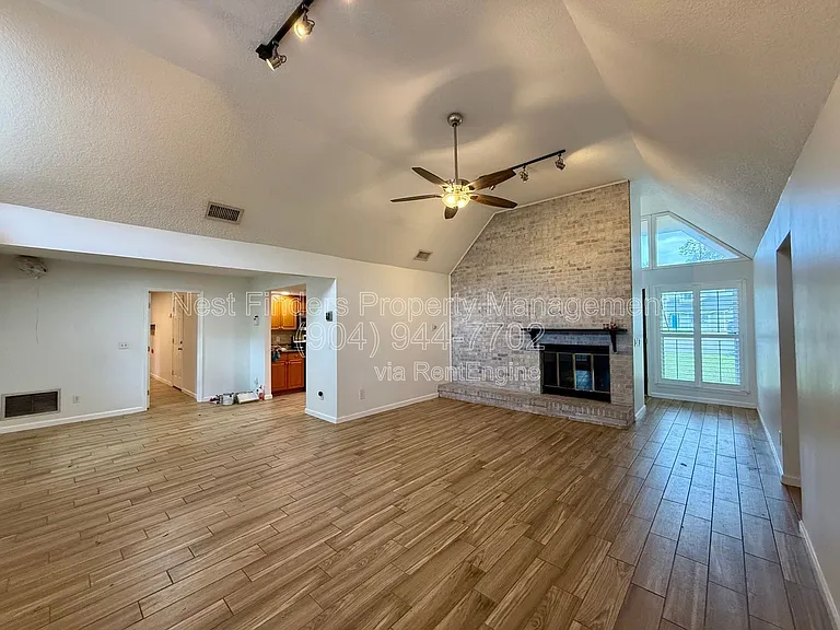 7007 Holiday Hill Ct — Photo 9
