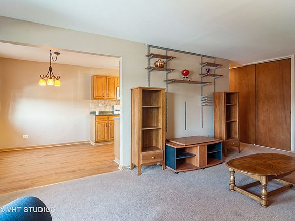 3rd image of 2638 N Windsor Dr Unit 104