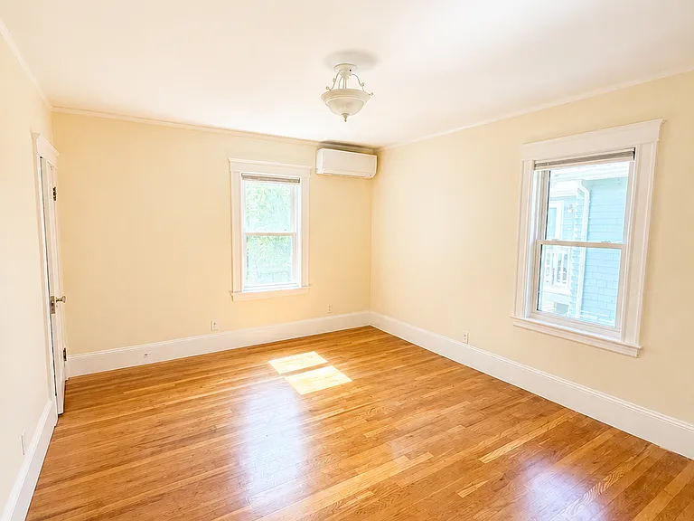 15 Burch St — Photo 10