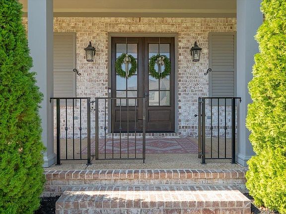3rd image of 711 Cypress View Cir W