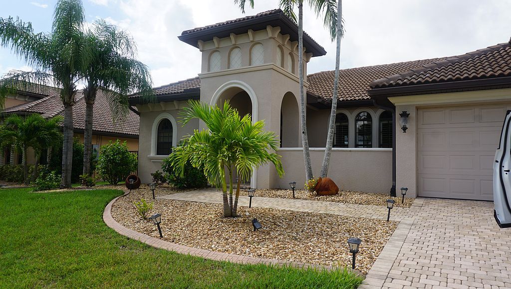 9348 Hialeah Ter - Property Image