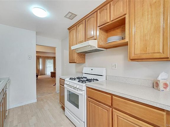 5th image of 2 Church Ln APT A