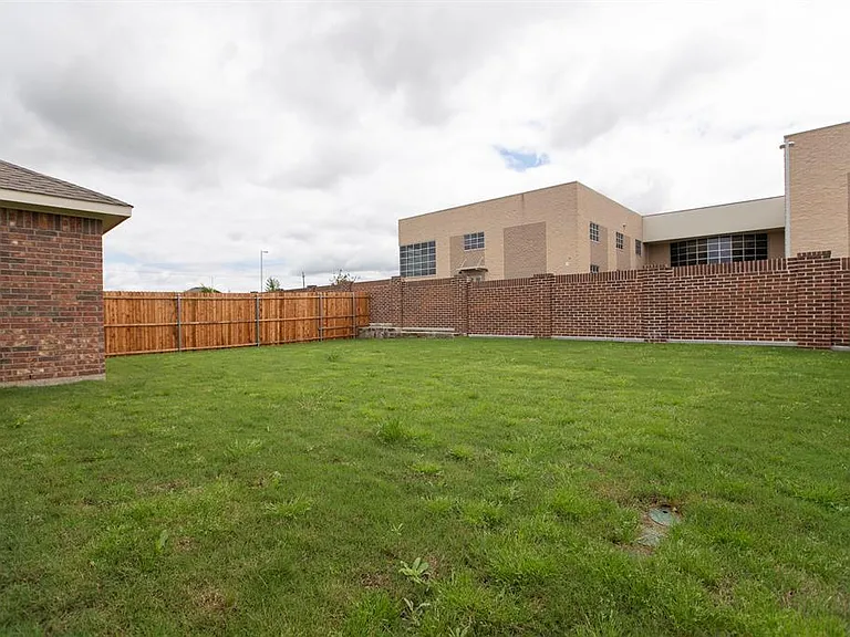 454 Stuart Ln — Photo 27