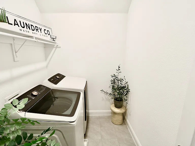 Barx Dr — Photo 22