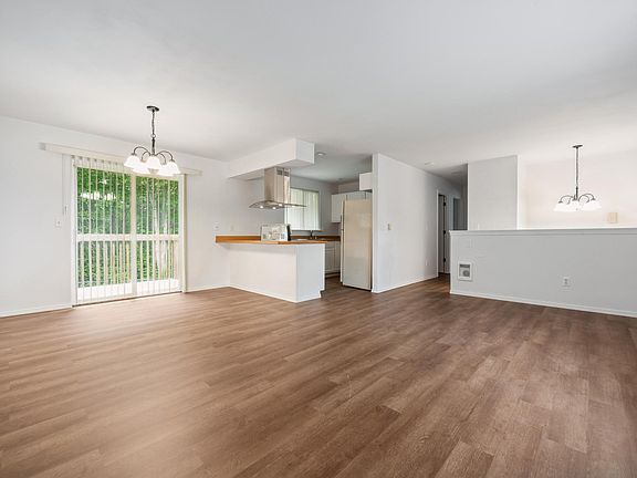 3rd image of 11407 200th Ave E