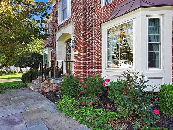 2nd image of 4281 Wiltshire Pl
