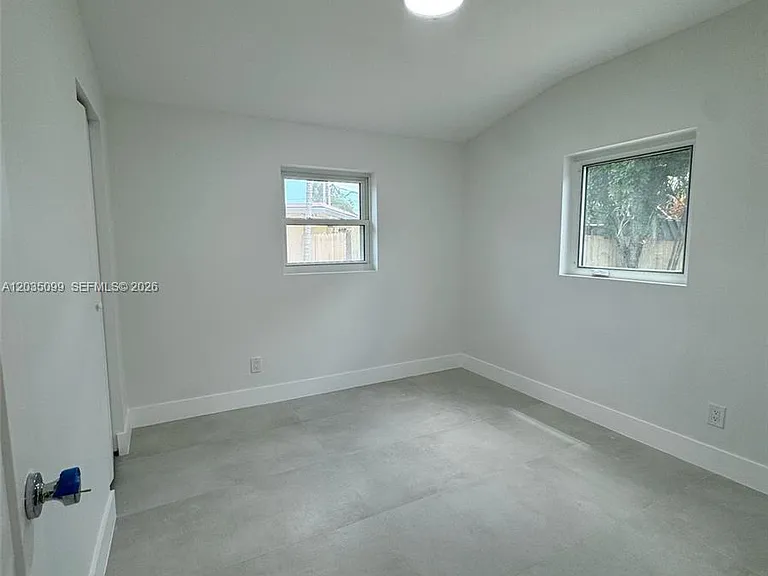 4028 SW 49th Ct — Photo 27