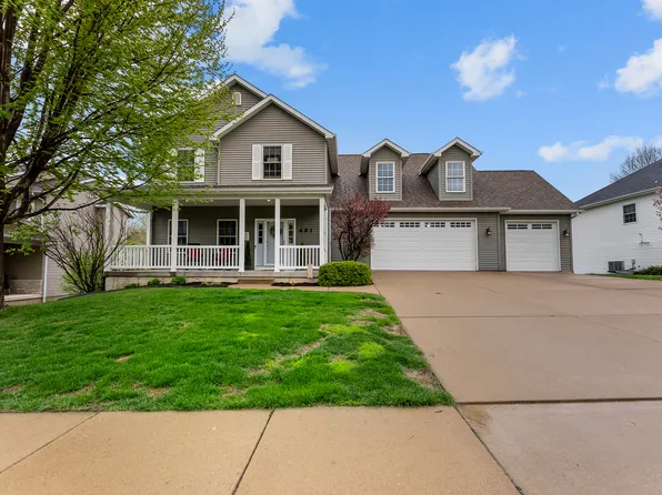 431 N 8th St, Le Claire, IA 52753