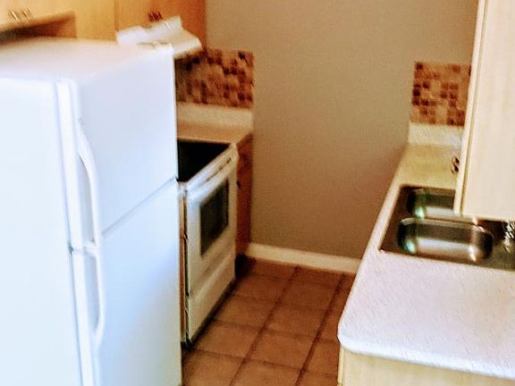 4th image of 2241 Euclid Ave APT 1