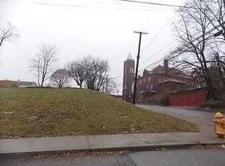 2000 Hazeldell St, Pittsburgh, PA 15210