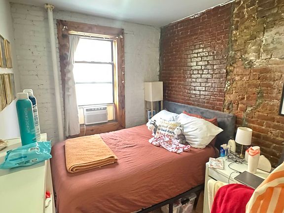 3rd image of 540 E 5th St APT 5