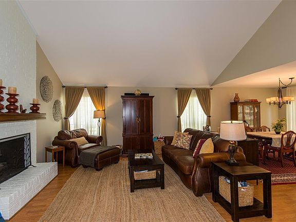 5th image of 2119 Richmond Dr