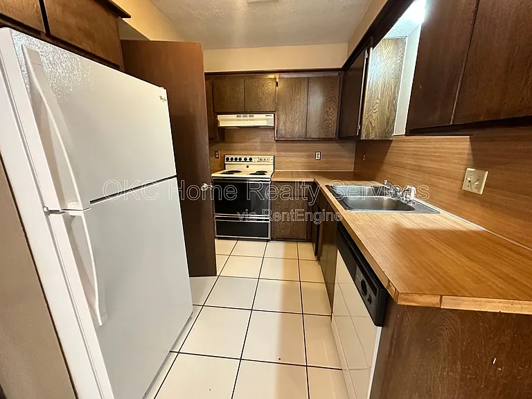 234 Barrett Pl — Photo 6