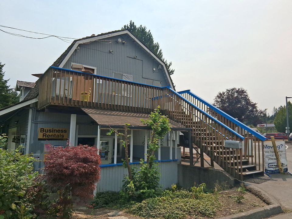 spacious upstairs apartment with deck for grilling, a potted garden or entertaining guests.