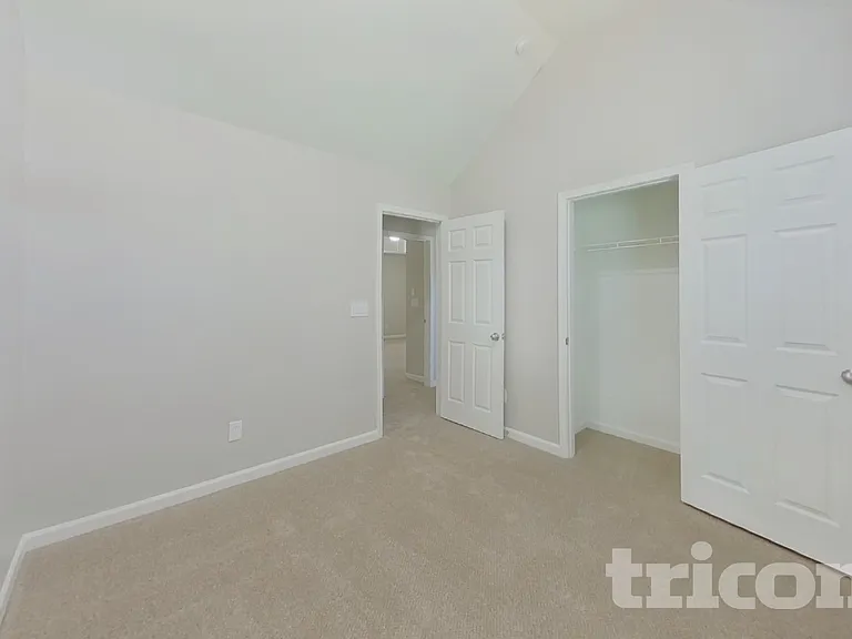 1131 Delander Ln — Photo 13