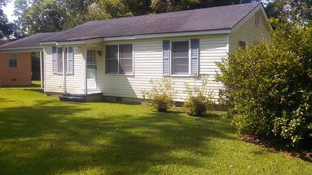 1st image of 1504 Hutchinson Dr