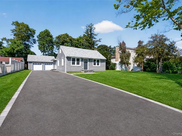 31 Rosemary Place, East Islip, NY 11730