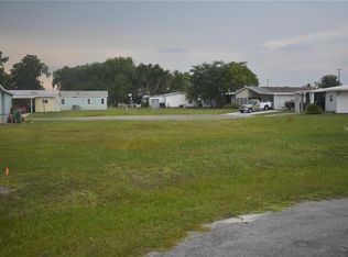 18 Cambridge Ct #C, Wildwood, FL 34785