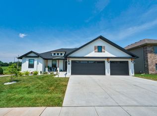 792 E Penzance Cir, Nixa, MO 65714