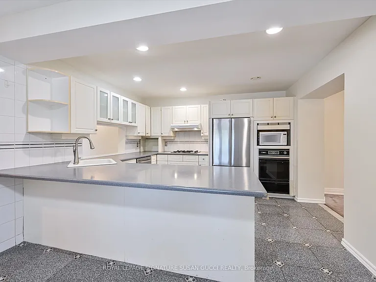 32 Marilyn Cres #MAIN — Photo 14