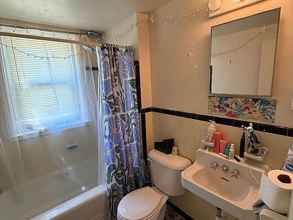 4th image of 2609 Park Ave APT 2