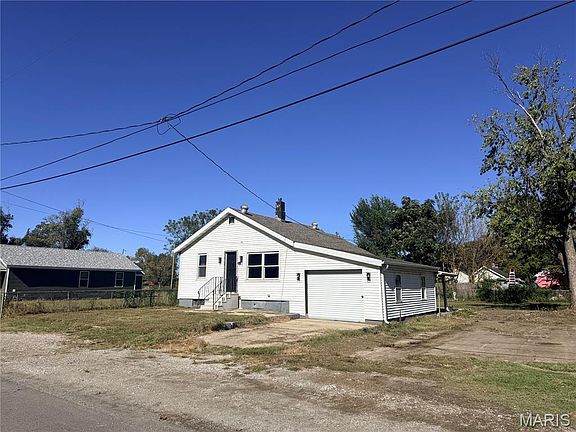 3rd image of 713 26th St
