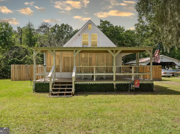 156 1st St, Midway, GA 31320