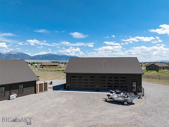 3rd image of 74 Sky View Dr