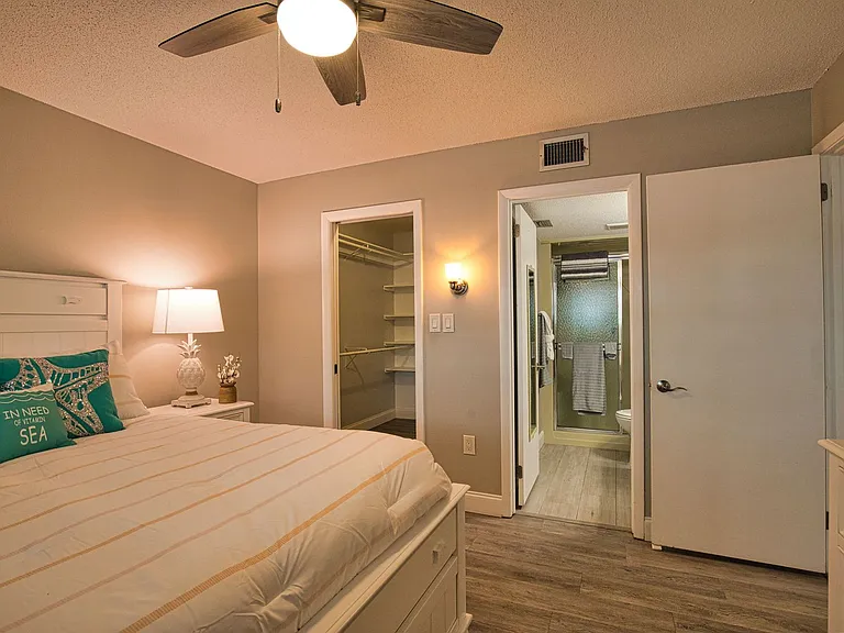 240 Santa Maria St #225 — Photo 22