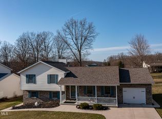 2208 Autumn Wood Dr, Huntingdon, PA 16652