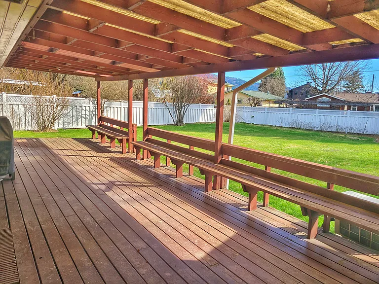 1109 Birch St — Photo 3