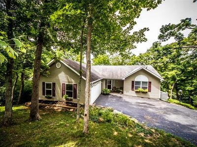 562 Marina Dr, Lake Sherwood, MO, 63357